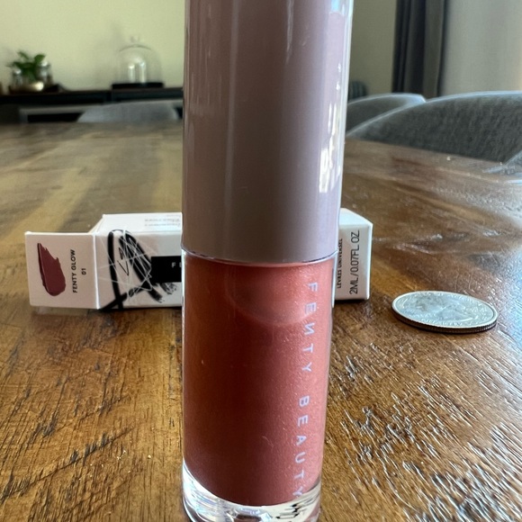 Fenty Gloss Bomb in Fenty Glow- Mini NIB - Picture 7 of 7